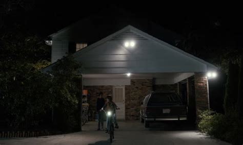 index of /cdn2/03/series|Stranger.Things.S01E01.720p.BluRay.MkvCage.mkv .